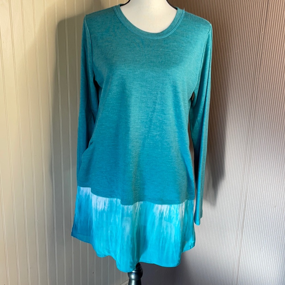 Logo lounge by Lori Goldstein blue long sleeve flowey lightweight tunic size med